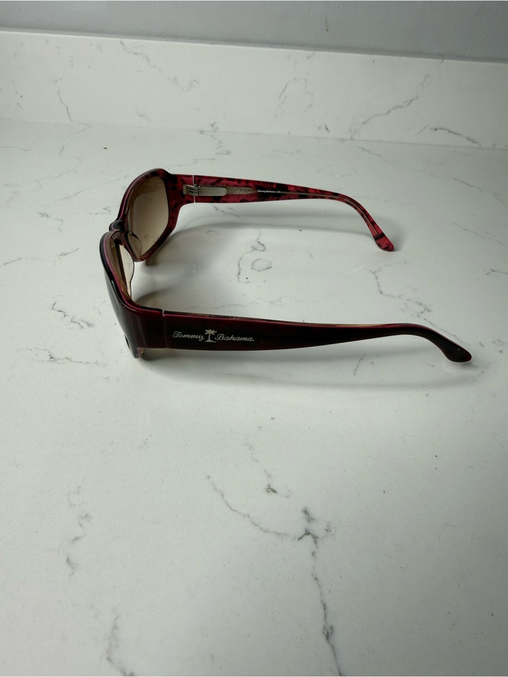 Vintage Tommy Bahama Women's Dark Red Gradient Frame Sunglasses